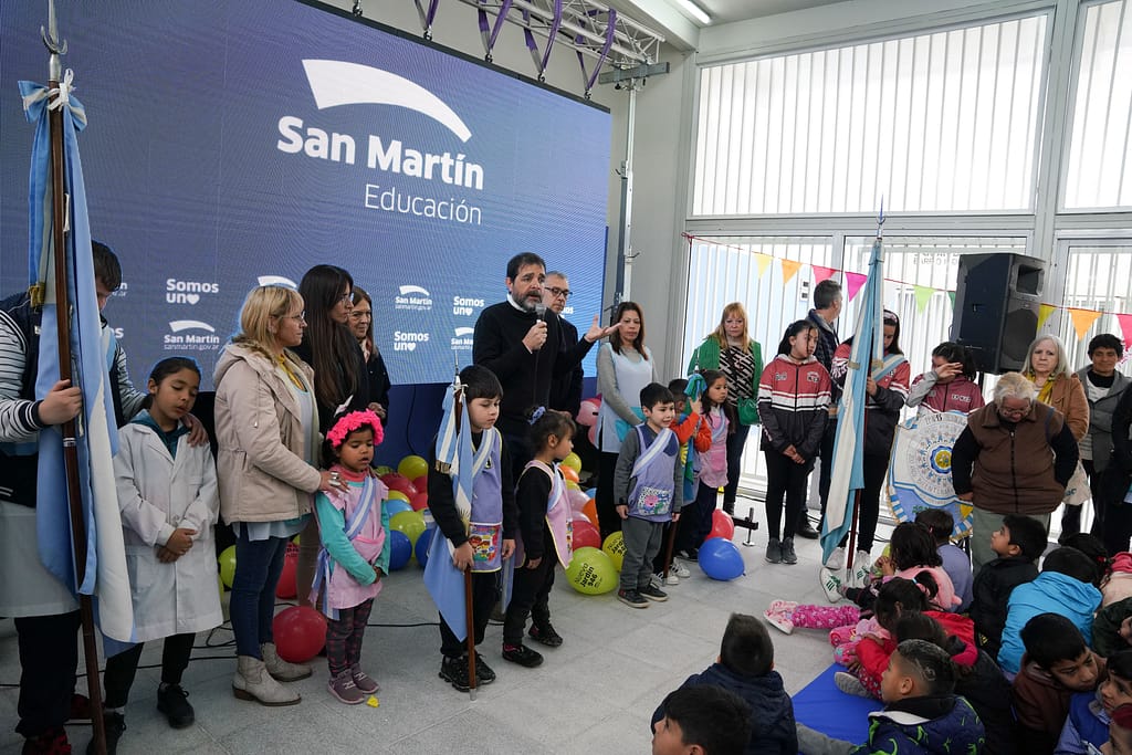 Fernando Moreira inauguró el nuevo edificio del Jardín 946