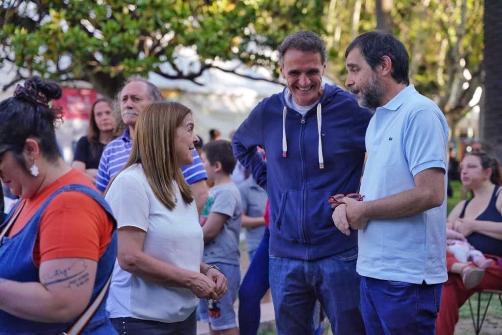 El intendente Fernando Moreira acompañó el cierre, que incluyó un gran show de Pedro Aznar. Además, durante cuatro días el gran evento literario reunió a figuras como Alejandro Dolina, Pedro Saborido, Luis Pescetti y Cecilia Ce, junto a grandes escritoras y escritores.