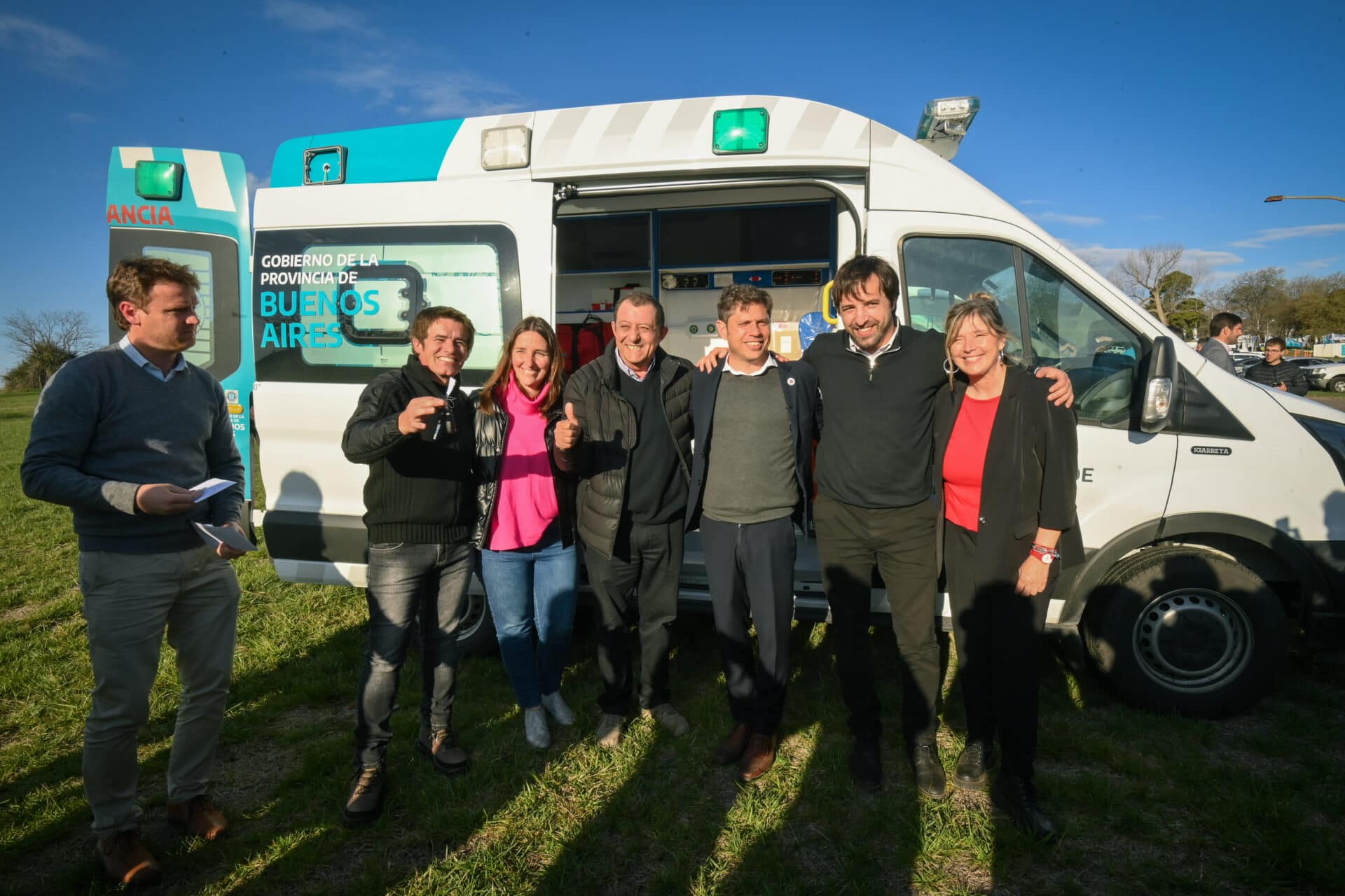 Kicillof puso en funcionamiento ambulancias para fortalecer la gestión de emergencias en 13 municipios bonaerenses