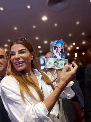 CDEC2F94-F39C-46CA-A3CE-E8AF90CD32ED