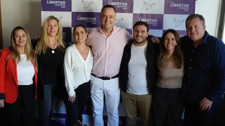 La Libertad Avanza con Manuel Adorni a la cabeza en las elecciones